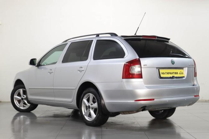 Skoda Octavia II (A5) Рестайлинг с пробегом 2011 года, цена 899 000 рублей, 310000 км, универсал, Автокод Объявления