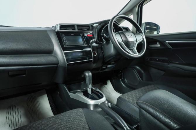 Honda Fit III с пробегом 2014 года, цена 999 000 рублей, 180000 км, хэтчбек, Автокод Объявления