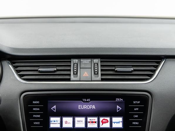 Skoda Octavia III (A7) Рестайлинг с пробегом 2020 года, цена 2 348 000 рублей, 71633 км, лифтбек, Автокод Объявления