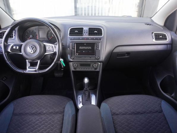 Volkswagen Polo V Рестайлинг с пробегом 2019 года, цена 1 713 000 рублей, 103977 км, седан, Автокод Объявления