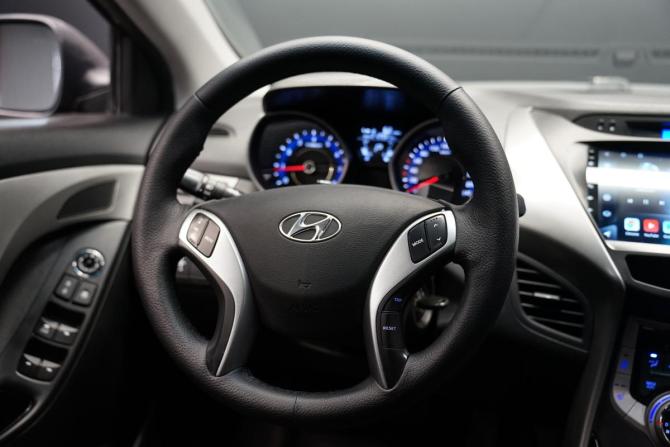 Hyundai Elantra V (MD) с пробегом 2013 года, цена 1 190 000 рублей, 212888 км, седан, Автокод Объявления