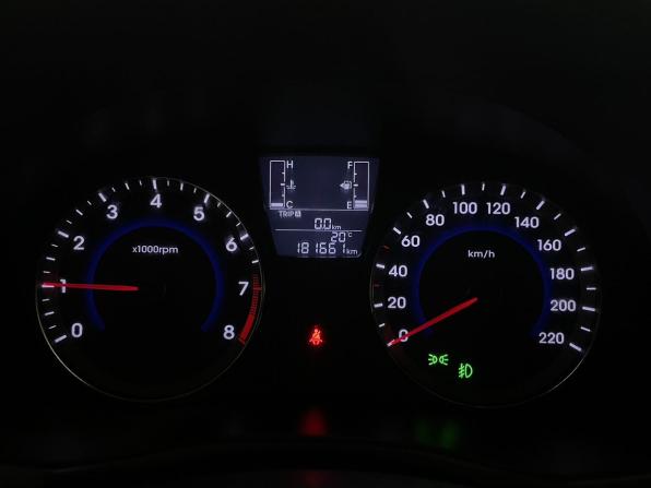 Hyundai Solaris I Рестайлинг с пробегом 2015 года, цена 986 000 рублей, 181661 км, седан, Автокод Объявления