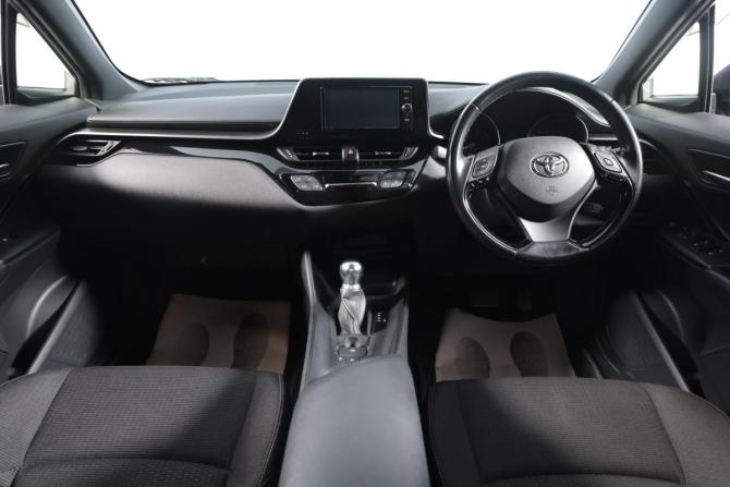 Toyota C-HR I с пробегом 2018 года, цена 1 899 000 рублей, 49100 км, внедорожник, Автокод Объявления