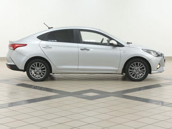 Hyundai Solaris II Рестайлинг с пробегом 2021 года, цена 1 424 000 рублей, 114500 км, седан, Автокод Объявления