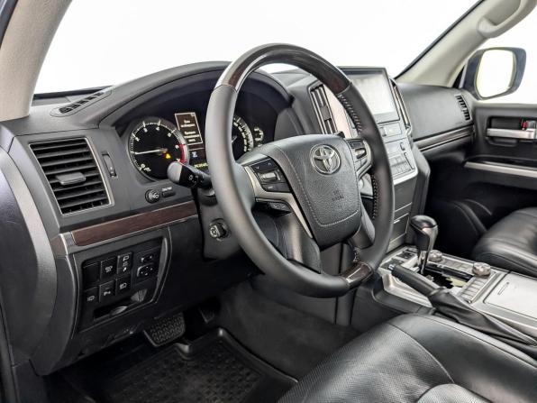 Toyota Land Cruiser 200 Series Рестайлинг 2 с пробегом 2019 года, цена 5 200 000 рублей, 253525 км, внедорожник, Автокод Объявления