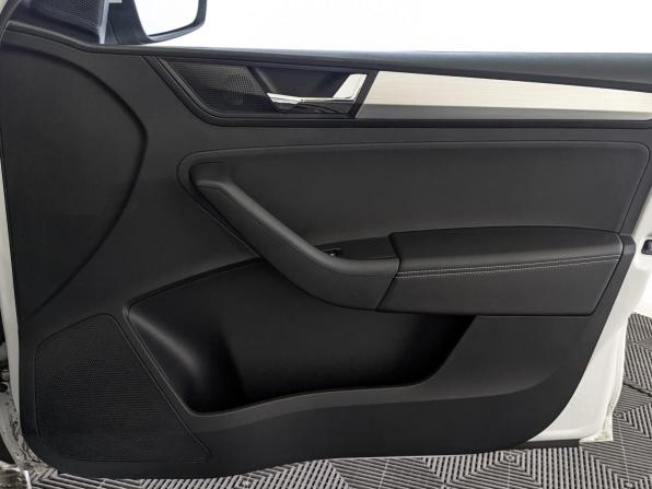 Skoda Rapid I Рестайлинг с пробегом 2019 года, цена 1 430 000 рублей, 50978 км, лифтбек, Автокод Объявления