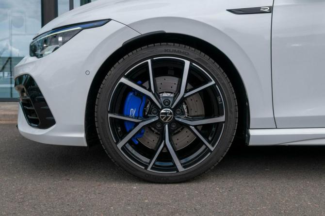 Volkswagen Golf R VIII с пробегом 2023 года, цена 4 990 000 рублей, 16286 км, хэтчбек, Автокод Объявления
