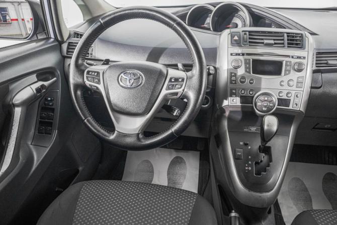 Toyota Verso I с пробегом 2009 года, цена 1 149 000 рублей, 170000 км, компактвэн, Автокод Объявления