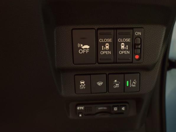 Honda Freed II с пробегом 2017 года, цена 1 299 999 рублей, 107032 км, компактвэн, Автокод Объявления
