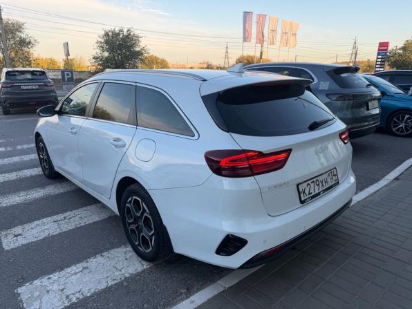 Kia Ceed III Рестайлинг с пробегом 2022 года, цена 2 349 000 рублей, 53650 км, универсал, Автокод Объявления