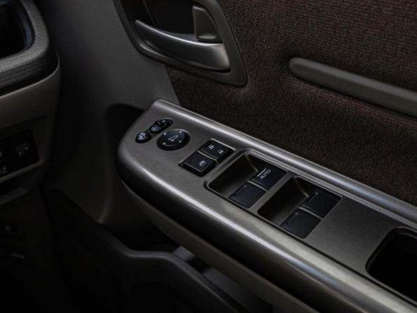 Honda Stepwgn V с пробегом 2015 года, цена 1 819 000 рублей, 111036 км, минивэн, Автокод Объявления