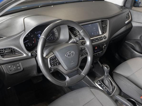 Hyundai Solaris II с пробегом 2017 года, цена 1 290 000 рублей, 102008 км, седан, Автокод Объявления