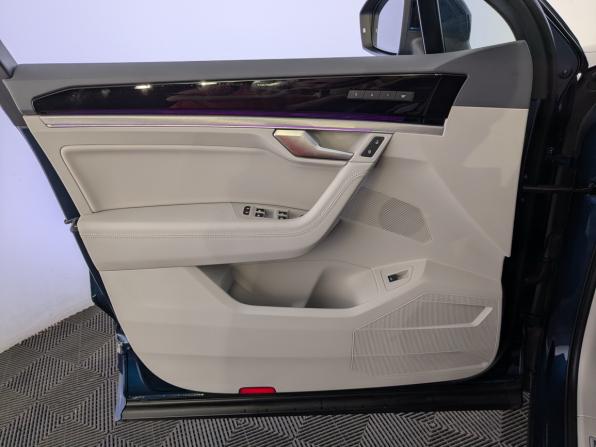 Volkswagen Touareg III с пробегом 2022 года, цена 7 600 000 рублей, 39500 км, внедорожник, Автокод Объявления