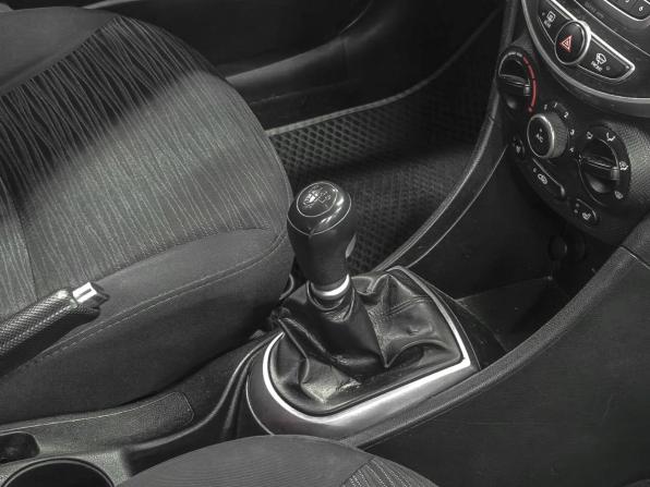 Hyundai Solaris I Рестайлинг с пробегом 2015 года, цена 859 900 рублей, 150000 км, седан, Автокод Объявления