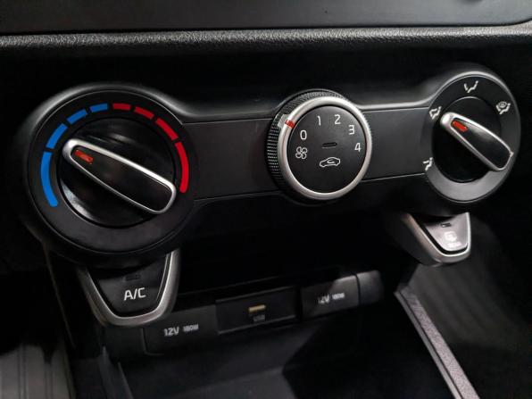 Kia Rio IV Рестайлинг с пробегом 2021 года, цена 1 515 000 рублей, 118948 км, седан, Автокод Объявления