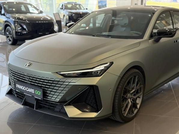 Changan UNI-V I с пробегом 2023 года, цена 2 295 000 рублей, 31000 км, лифтбек, Автокод Объявления