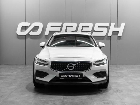 Volvo V60 Cross Country II с пробегом 2020 года, цена 3 299 000 рублей, 107592 км, универсал, Автокод Объявления