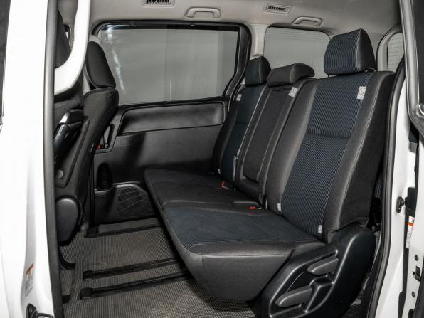 Toyota Noah III (R80) Рестайлинг с пробегом 2020 года, цена 2 170 300 рублей, 150748 км, минивэн, Автокод Объявления