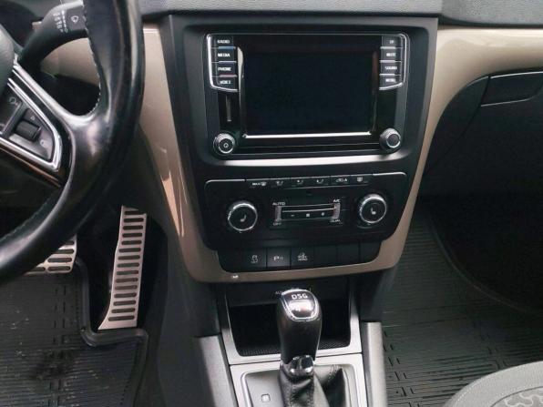 Skoda Yeti I Рестайлинг с пробегом 2014 года, цена 1 400 000 рублей, 135957 км, внедорожник, Автокод Объявления