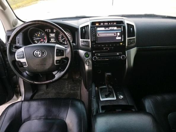Toyota Land Cruiser 200 Series Рестайлинг 1 с пробегом 2013 года, цена 3 200 000 рублей, 240350 км, внедорожник, Автокод Объявления