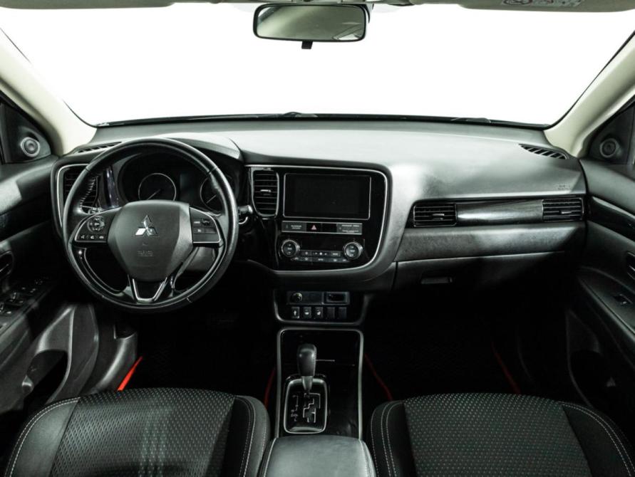 Mitsubishi Outlander III Рестайлинг 3 Санкт-Петербург  - изображение 13