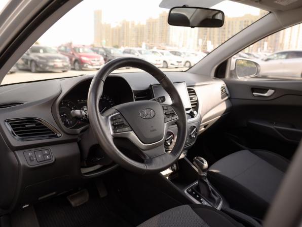 Hyundai Solaris II Рестайлинг с пробегом 2021 года, цена 1 650 000 рублей, 90652 км, седан, Автокод Объявления