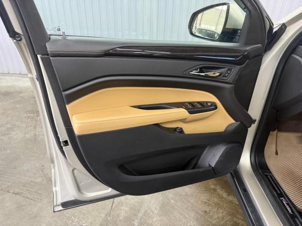 Cadillac SRX II Рестайлинг с пробегом 2015 года, цена 1 597 000 рублей, 111476 км, внедорожник, Автокод Объявления