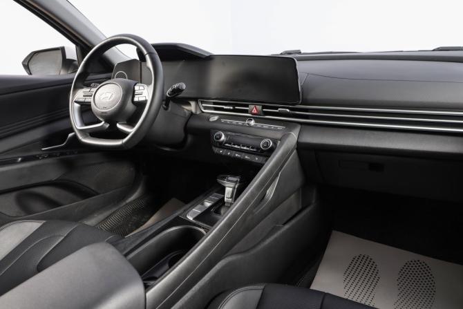 Hyundai Elantra VII (CN7) Рестайлинг с пробегом 2024 года, цена 2 499 000 рублей, 18434 км, седан, Автокод Объявления