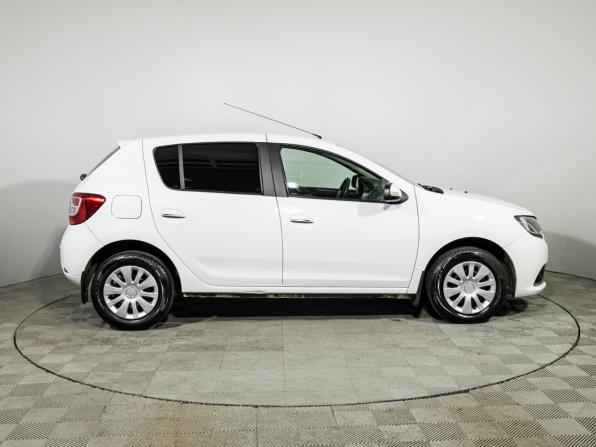 Renault Sandero II с пробегом 2017 года, цена 1 049 700 рублей, 113121 км, хэтчбек, Автокод Объявления
