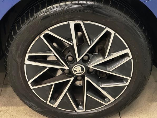 Skoda Octavia IV (A8) с пробегом 2021 года, цена 2 149 000 рублей, 171898 км, лифтбек, Автокод Объявления