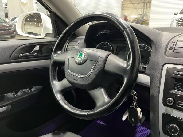 Skoda Octavia II (A5) Рестайлинг с пробегом 2011 года, цена 840 000 рублей, 91563 км, лифтбек, Автокод Объявления