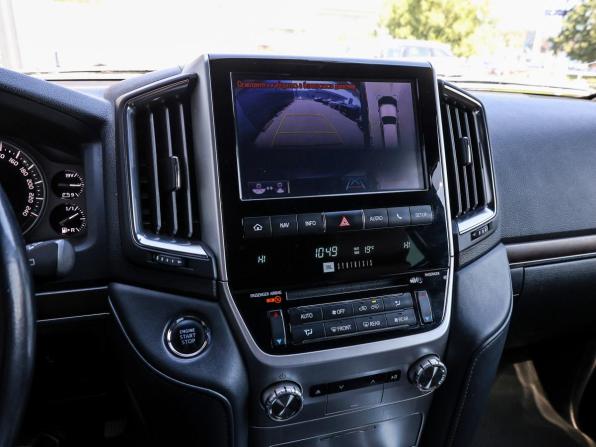 Toyota Land Cruiser 200 Series Рестайлинг 2 с пробегом 2019 года, цена 7 998 000 рублей, 82477 км, внедорожник, Автокод Объявления