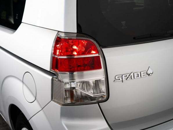 Toyota Spade с пробегом 2013 года, цена 820 300 рублей, 105466 км, микровэн, Автокод Объявления