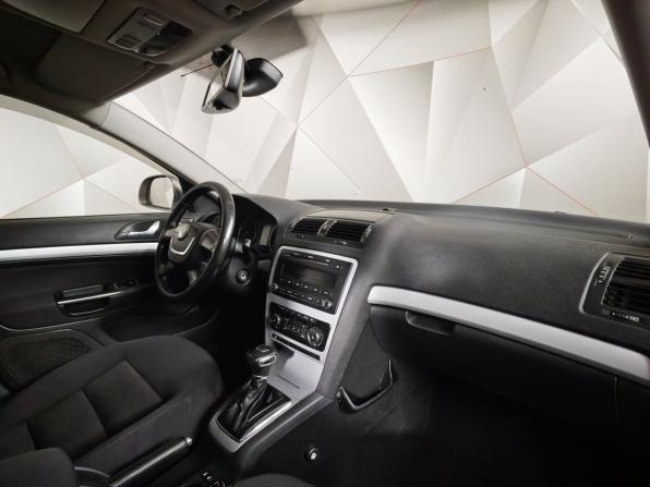 Skoda Octavia II (A5) Рестайлинг с пробегом 2011 года, цена 575 150 рублей, 281537 км, лифтбек, Автокод Объявления