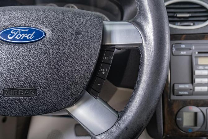 Ford Focus I Рестайлинг с пробегом 2006 года, цена 569 000 рублей, 151000 км, седан, Автокод Объявления