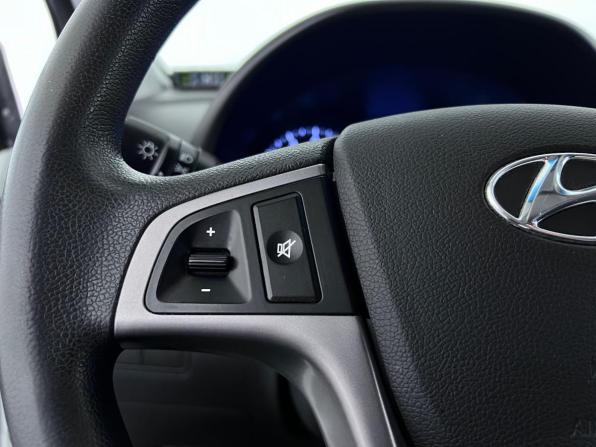 Hyundai Solaris I Рестайлинг с пробегом 2016 года, цена 935 000 рублей, 142082 км, хэтчбек, Автокод Объявления