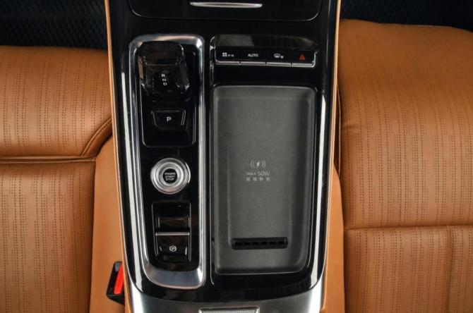 Geely Atlas II с пробегом 2025 года, цена 2 929 000 рублей, 29000 км, внедорожник, Автокод Объявления