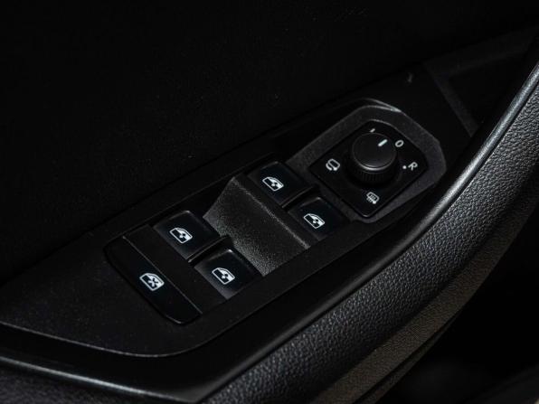 Skoda Karoq I с пробегом 2020 года, цена 2 358 000 рублей, 97582 км, внедорожник, Автокод Объявления