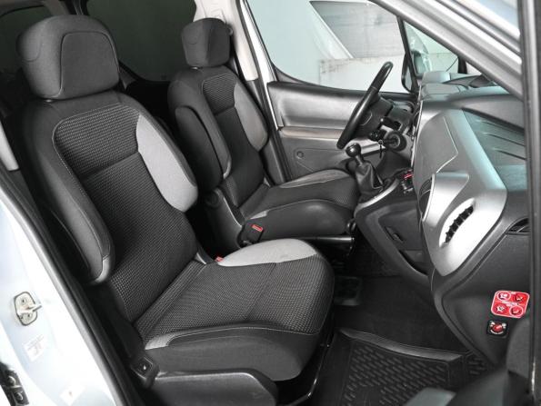 Peugeot Partner II Рестайлинг 2 с пробегом 2016 года, цена 1 349 000 рублей, 165793 км, компактвэн, Автокод Объявления
