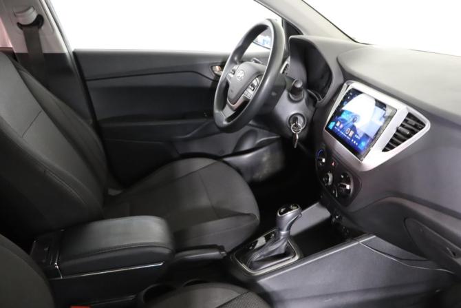 Hyundai Solaris II с пробегом 2017 года, цена 1 249 990 рублей, 102870 км, седан, Автокод Объявления