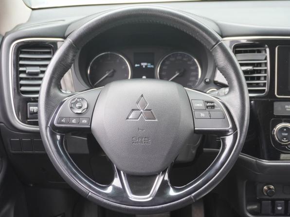 Mitsubishi Outlander III Рестайлинг 2 с пробегом 2018 года, цена 1 813 000 рублей, 156025 км, внедорожник, Автокод Объявления