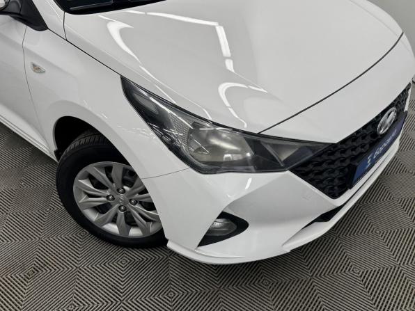 Hyundai Solaris II Рестайлинг с пробегом 2021 года, цена 1 050 000 рублей, 232000 км, седан, Автокод Объявления