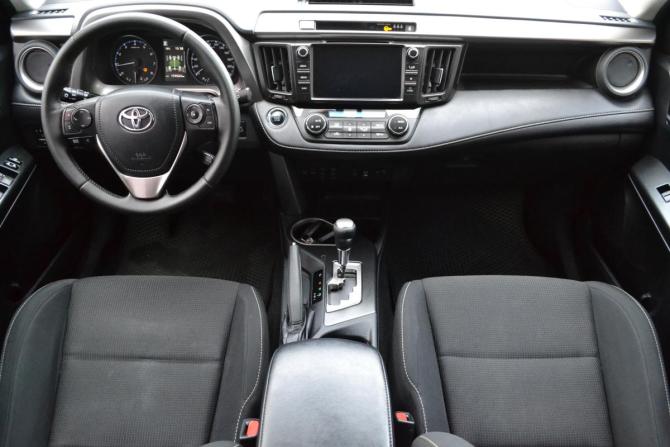 Toyota RAV4 IV (XA40) Рестайлинг с пробегом 2017 года, цена 2 590 000 рублей, 174512 км, внедорожник, Автокод Объявления