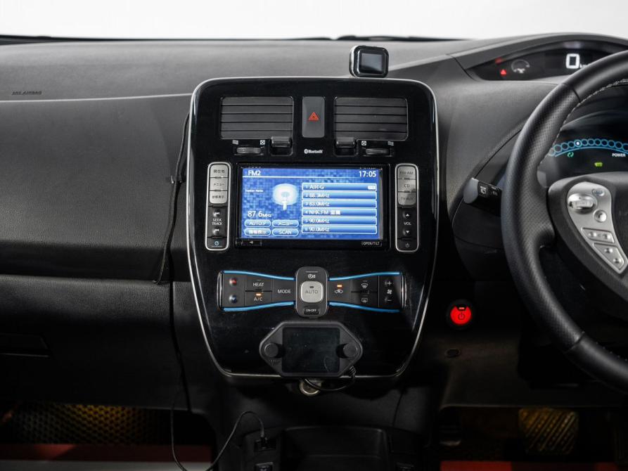Nissan Leaf I (ZE0/AZE0) Иркутск  - изображение 14