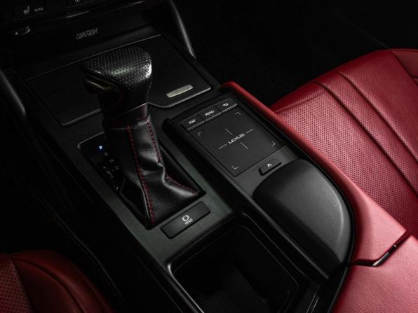 Lexus ES VII с пробегом 2018 года, цена 4 499 000 рублей, 107886 км, седан, Автокод Объявления