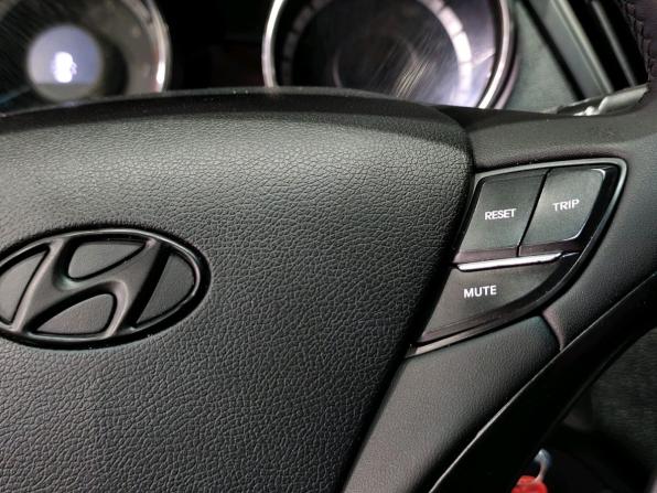 Hyundai Sonata VI (YF) с пробегом 2011 года, цена 999 000 рублей, 170787 км, седан, Автокод Объявления