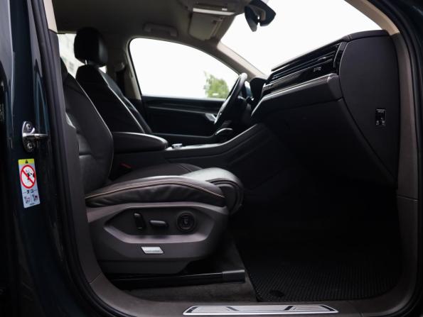 Volkswagen Touareg III с пробегом 2019 года, цена 4 499 000 рублей, 196824 км, внедорожник, Автокод Объявления