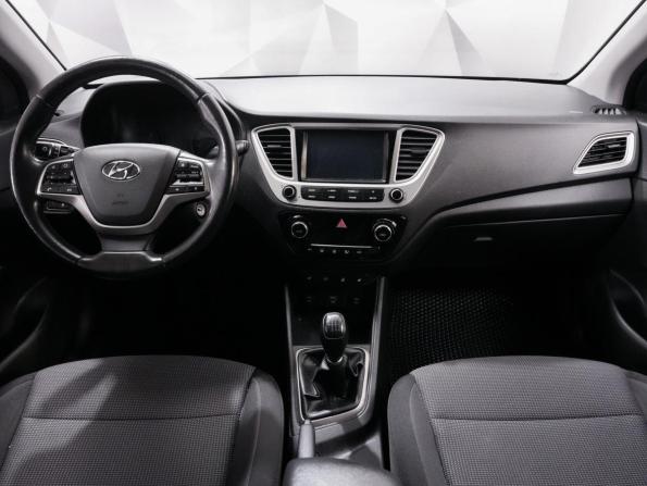 Hyundai Solaris II с пробегом 2019 года, цена 1 195 000 рублей, 121000 км, седан, Автокод Объявления