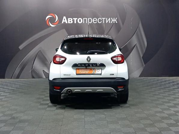 Renault Kaptur I с пробегом 2018 года, цена 1 570 000 рублей, 116260 км, внедорожник, Автокод Объявления