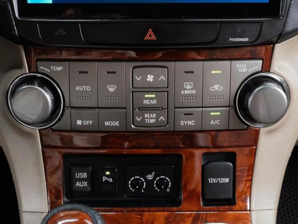 Toyota Highlander II (XU40) Рестайлинг с пробегом 2013 года, цена 2 199 000 рублей, 237455 км, внедорожник, Автокод Объявления